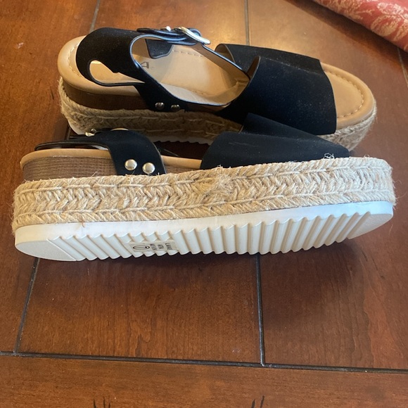 Black platform sandals - Picture 3 of 4